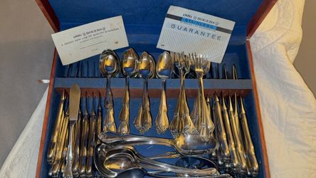 43-Pc Vintage 1881 Rogers Oneida Stainless Flatware Set "Arbor Rose" Service for 8 with Chest