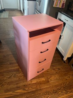 Girls vanity