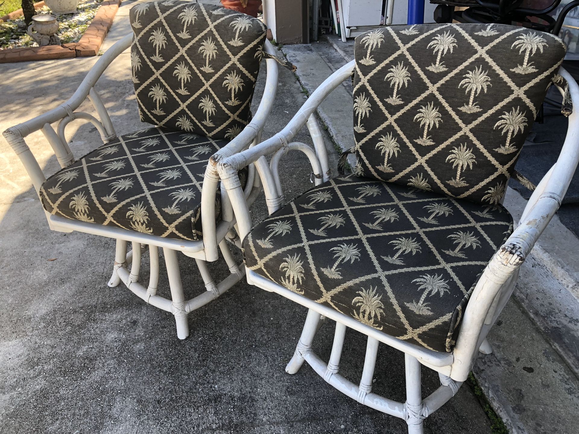 Pair (2) bamboo wood patio chairs w/ plan tree cushions