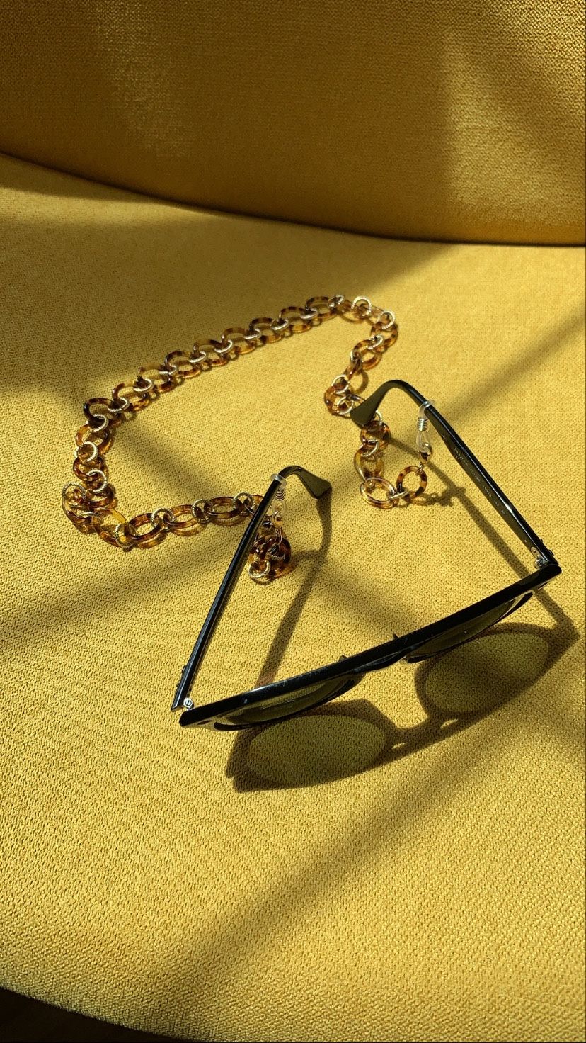 Sunglasses / mask holder chain