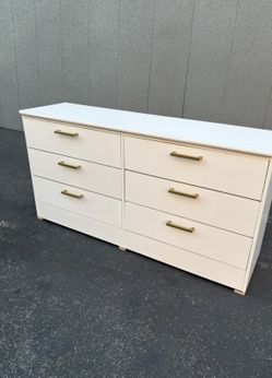 BEAUTIFUL WHITE 6 DRAWER DRESSER FOR SALE🌱