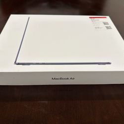 MacBook Air 15 Inch  M2 Chip 256GB 