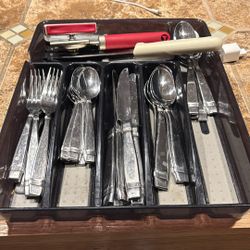 42 Pc Cutlery / Silverware Set/ W Kitchen Aid Can Opener