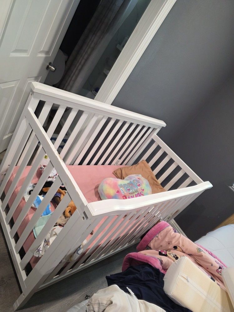 Baby Crib With Changing Table