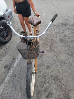 Cruiser Bike with Front Basket