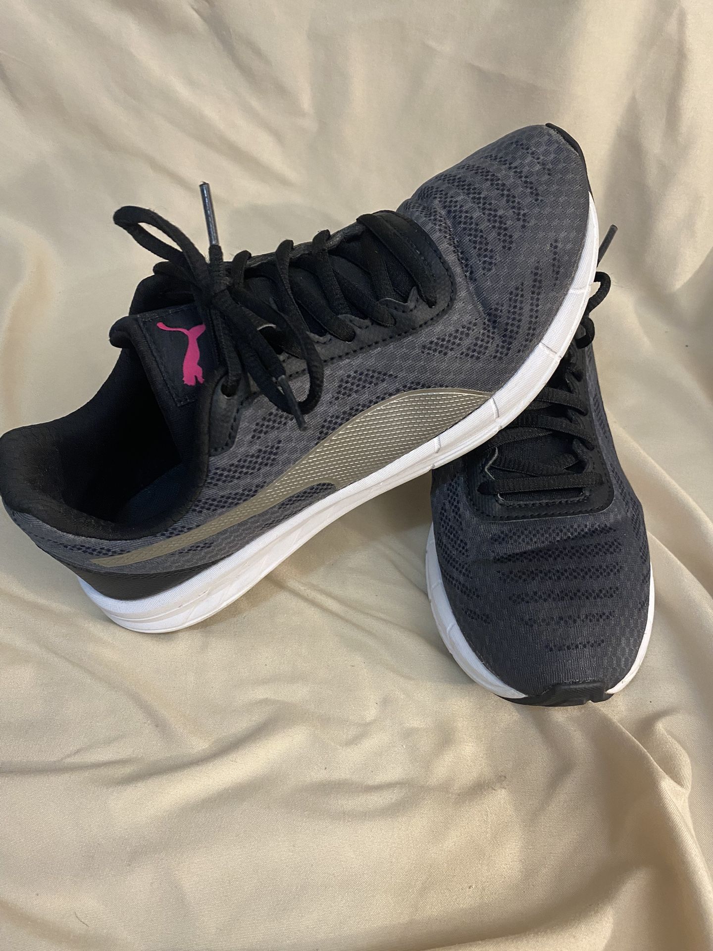 Puma Women Tennis Shoes