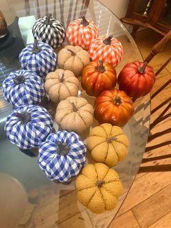 Small Pumpkins - decor