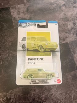 Hot Wheels ’69 VW Squareback – Pantone 2304 Silver Series