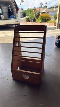 Heart magazine rack
