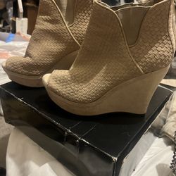 UGGS, Zip Back Leather Wedges, Sz 7’5