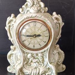 Rare 1970 Beautiful Vintage Holland Mold Landshire  Chicago Heys Mantle Clock 11inch Tall