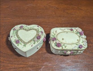 2 Hand-painted resin and ceramic 3D floral and rose accent trinket boxes