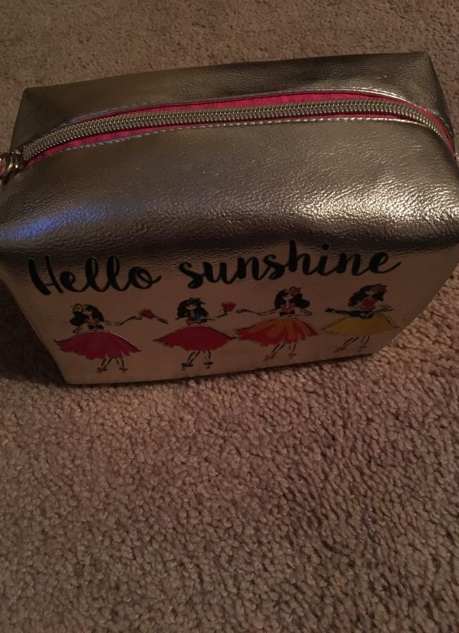 Real Versace Makeup Bag (Brand New) Pink for Sale in Santa Monica
