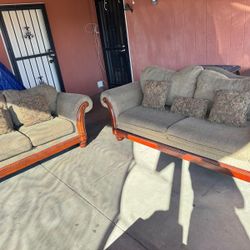 Beautiful Couch Set  With No Stains And No Rips 