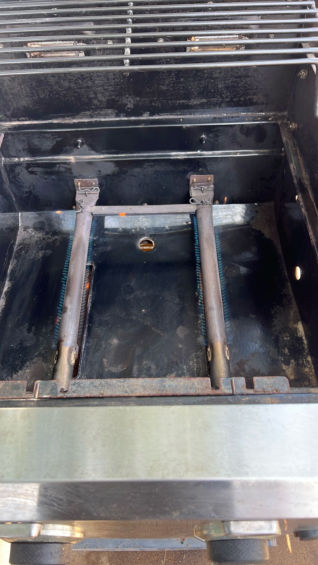 Char-broil 2 Burner 36000-BTU Liquid-Propane Gas Grill, Stainless Steel, Working Condition,.  Ignition Bottom, Doesn’t WoBut Can Use Lighters  Or Matc