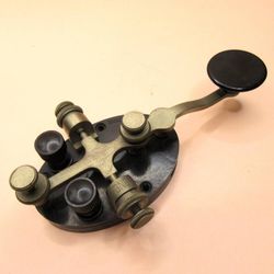 Vintage WWII U.S. Navy Telegraph Key Code Straight Transmitter