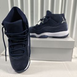 Air Jordan Retro 11’s Midnight 