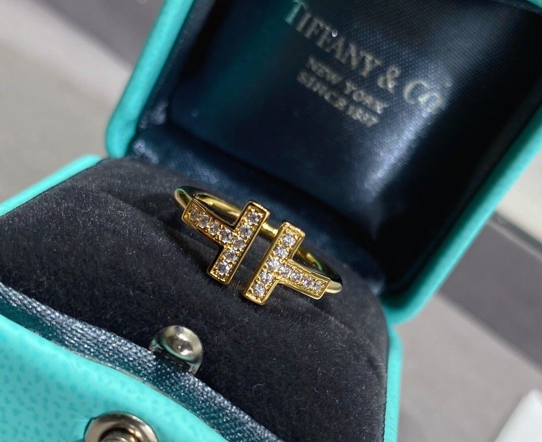 Tiffany diamond ring
