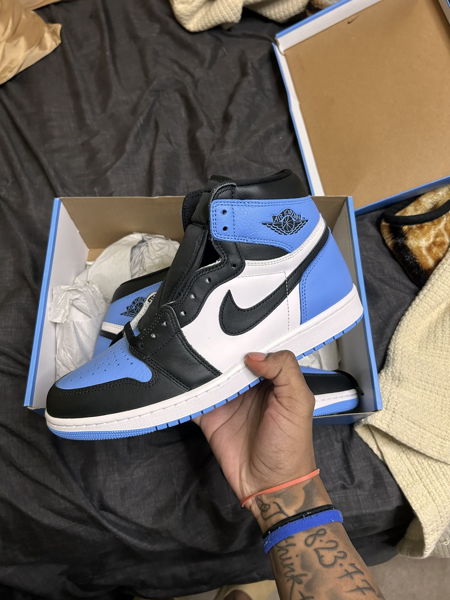 Air Jordan 1 Unc Black Toe