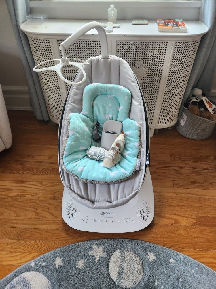 4 Moms Swing