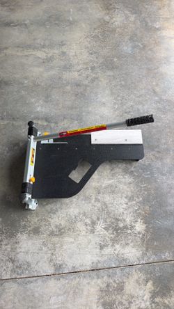 Sentinel Laminate & Vinyl Flooring Cutter – Like New – $90