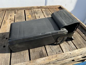 BMW E32/E34 Rear Center Armrest Black Leather
