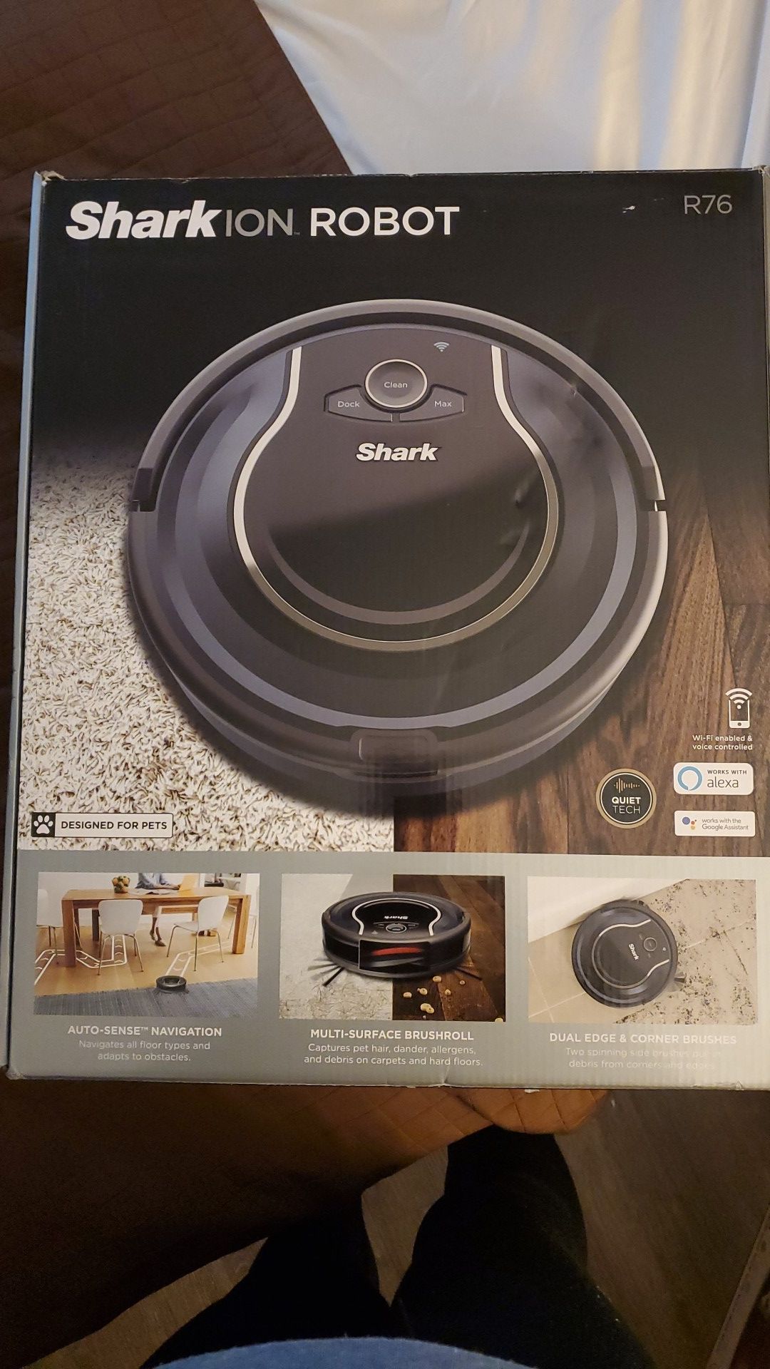 Brand new VACUUM shark ion robot retail$300