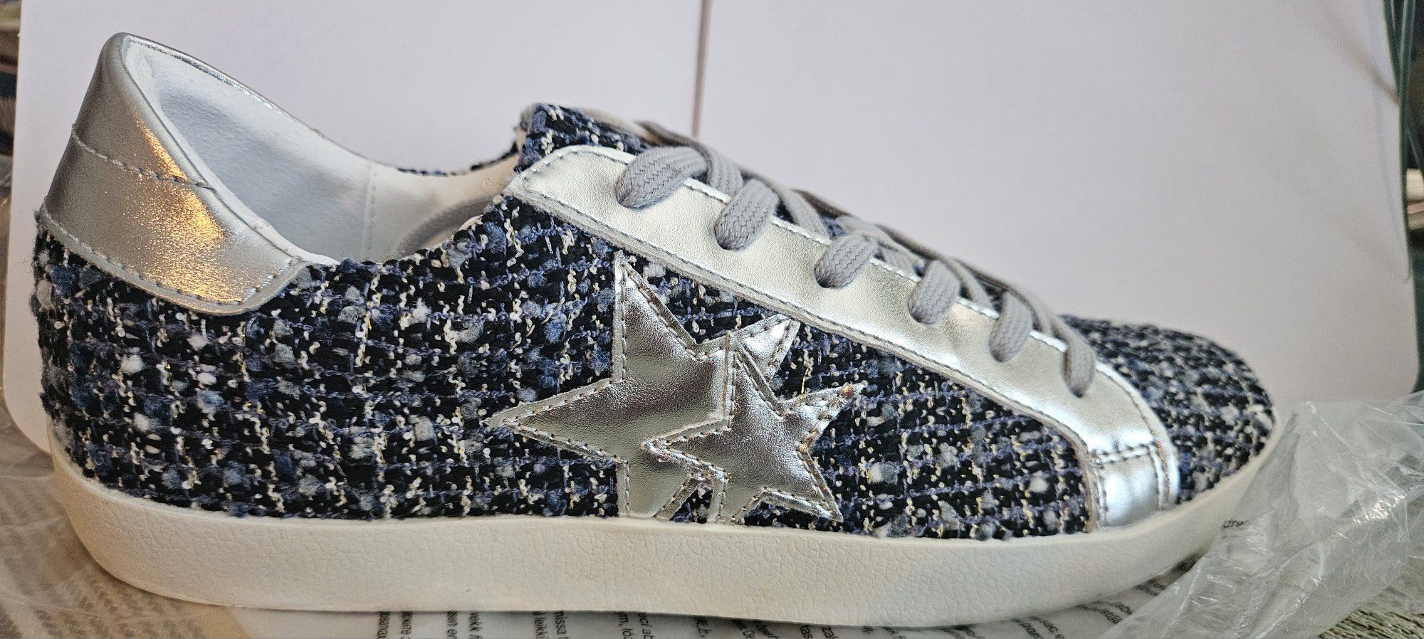 Justfab Sneakers Zalee NAVY Tweed Woman's Size 9 Brand New In Bag 