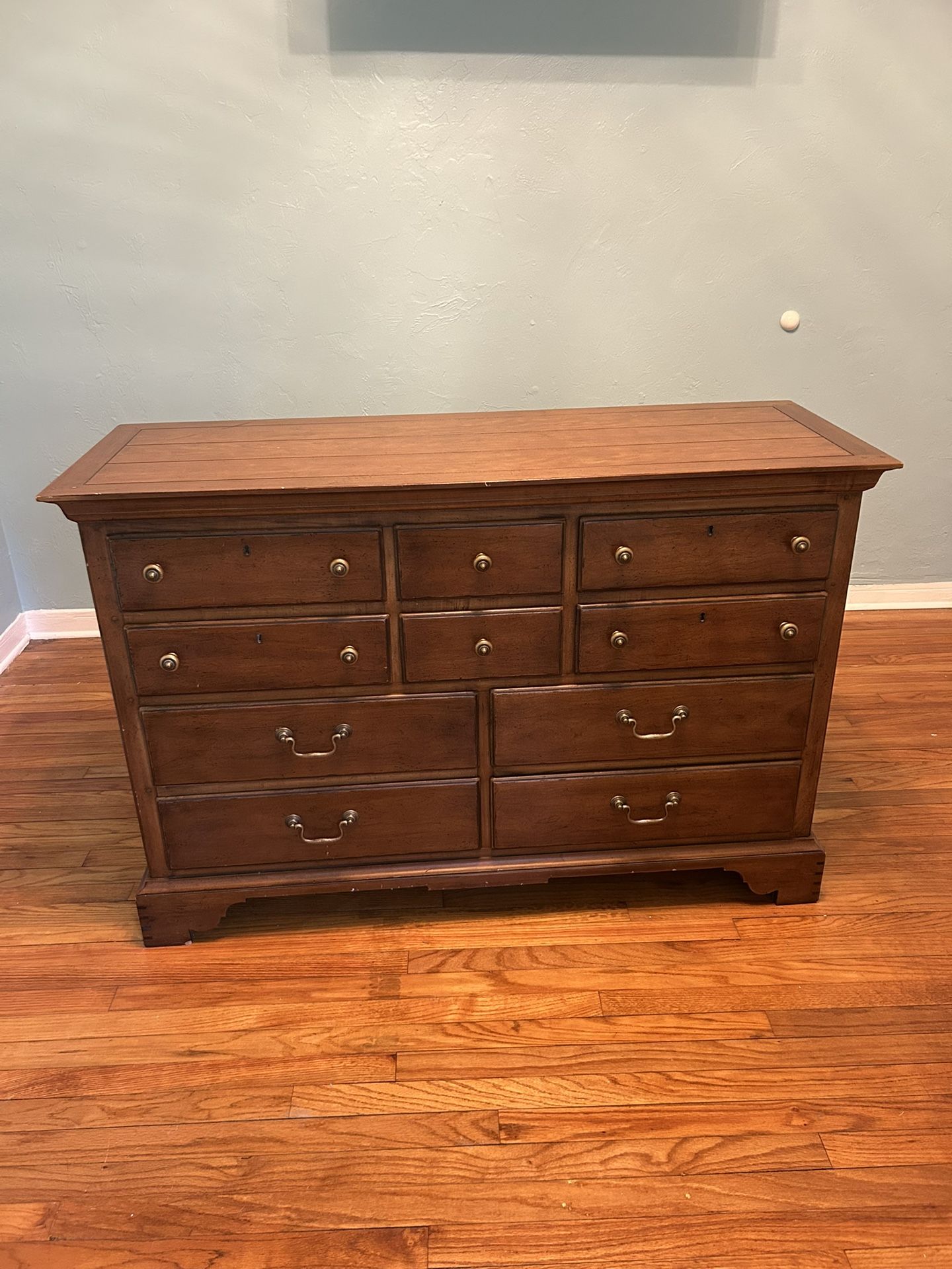 Wood dresser