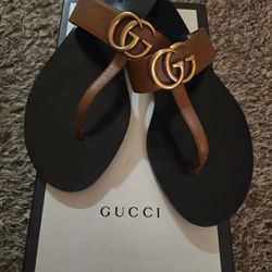 LEATHER THONG SANDAL WITH DOUBLE G 
