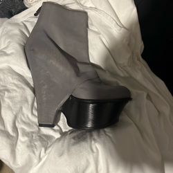 Authentic Exclusive Baldwin Platform Boots