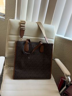 Michael Kors Hand Bag