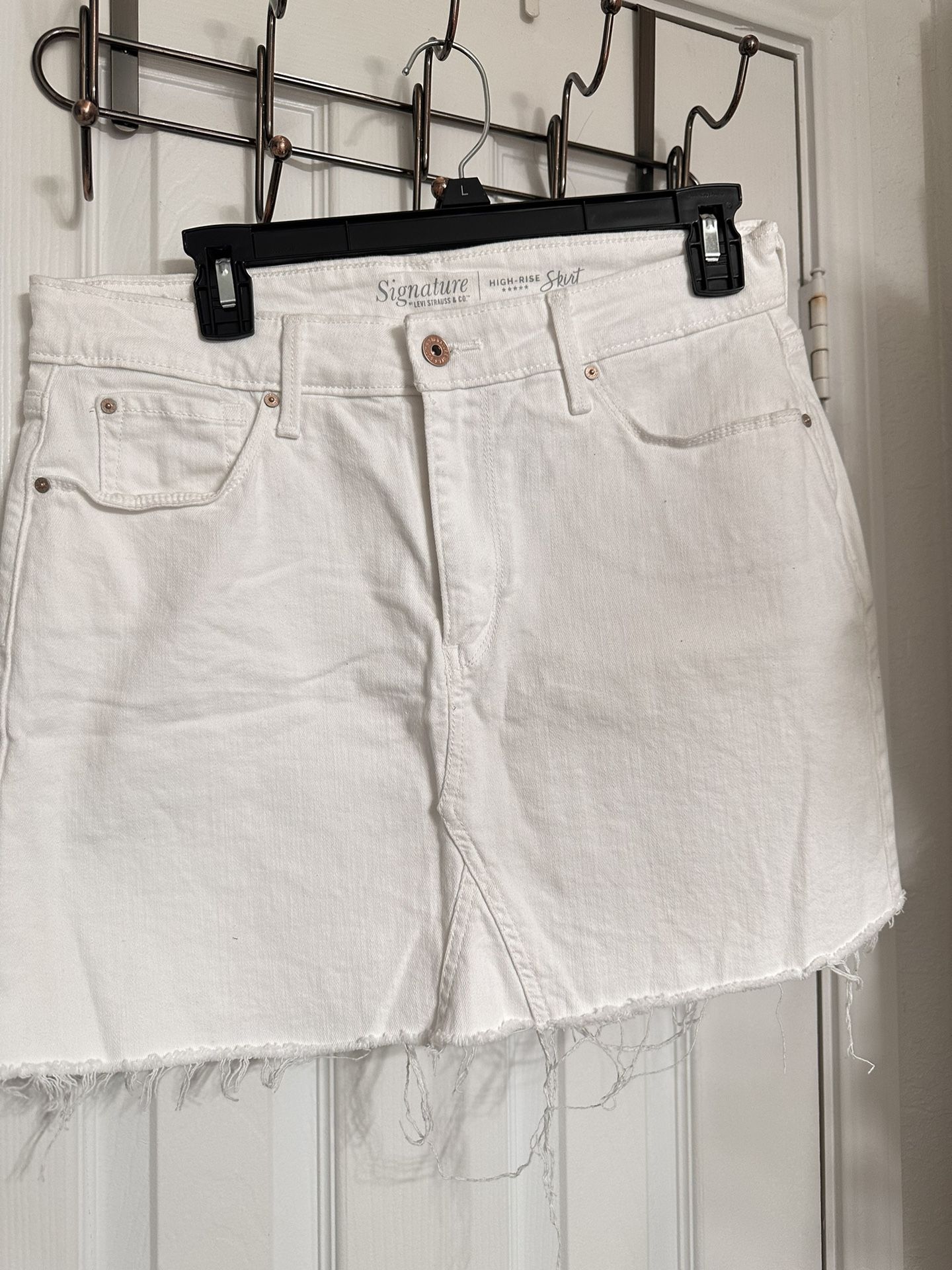 Levi’s White High Rise Skirt Size 8 W29 Stretch 