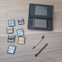 Nintendo DS lite Plus games shown