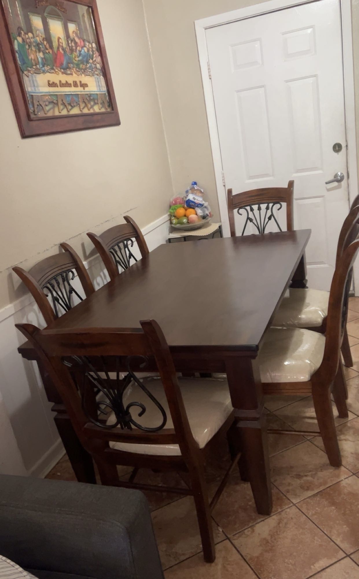 6 Chair Dining Table Must be able to pick up