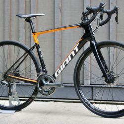 Giant Defy Full Carbon Shimano Tiagra Hydro Disc Road Bike