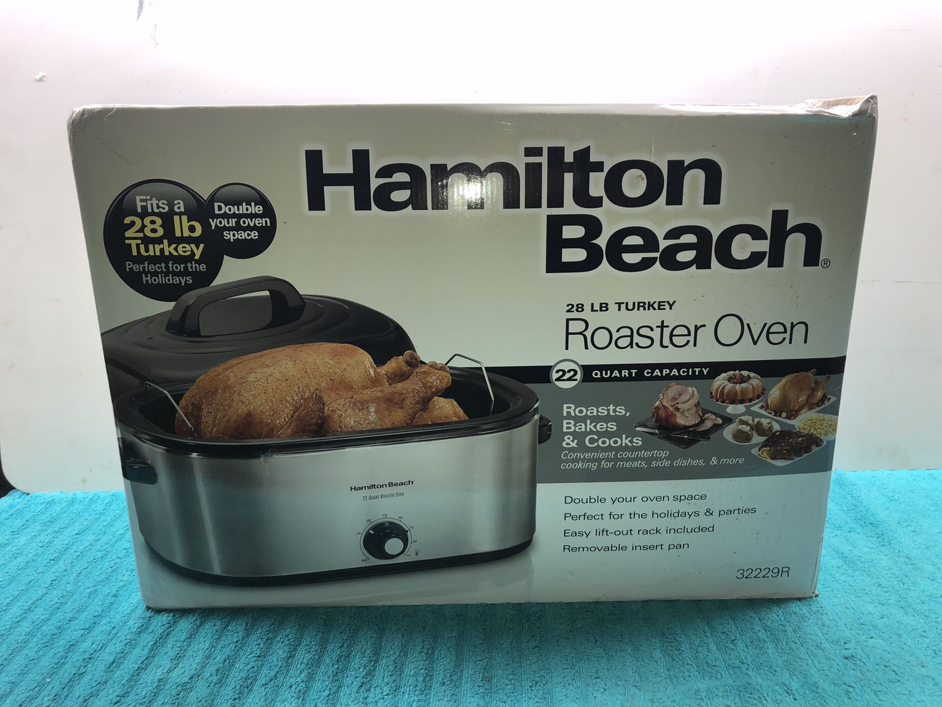 Brand new Hamilton Beach 22 Quart Roaster Oven Cooker, Fits 28 lb Turkey crock pot pressure cooker Etc. Price is firm