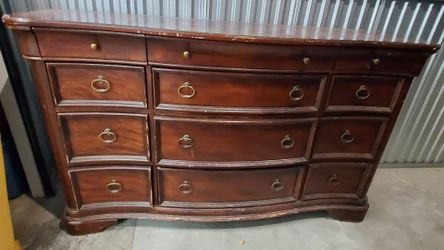 Solid Wood Queen Bedroom Set - Dresser, Chest, Drawers & Mirror