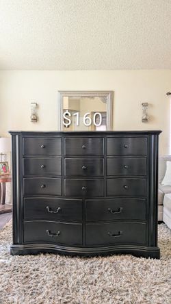 BEAUTIFUL TALL BLACK SOLID WOOD DRESSER WITH 13 DRAWERS