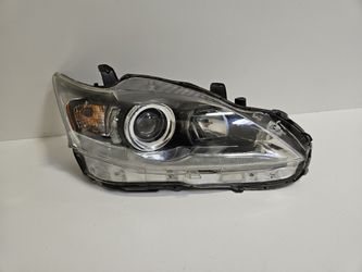 Lexus CT200h Halogen Headlamp Assembly RH (Passenger) 2014-2017, OEM #8111076012, Stock #0209