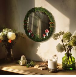 Wall mirror mushroom decor