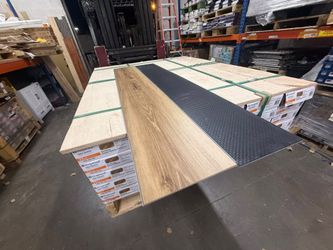 470 SQ FT - Waterproof Click-Lock Flooring Deal