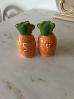 Carrot Salt And Pepper Shakers 