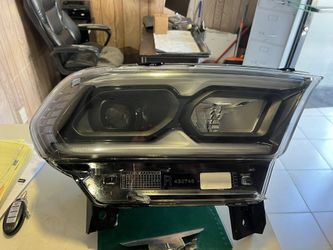2021-2025 Dodge DURANGO  Right Hand Headlight 