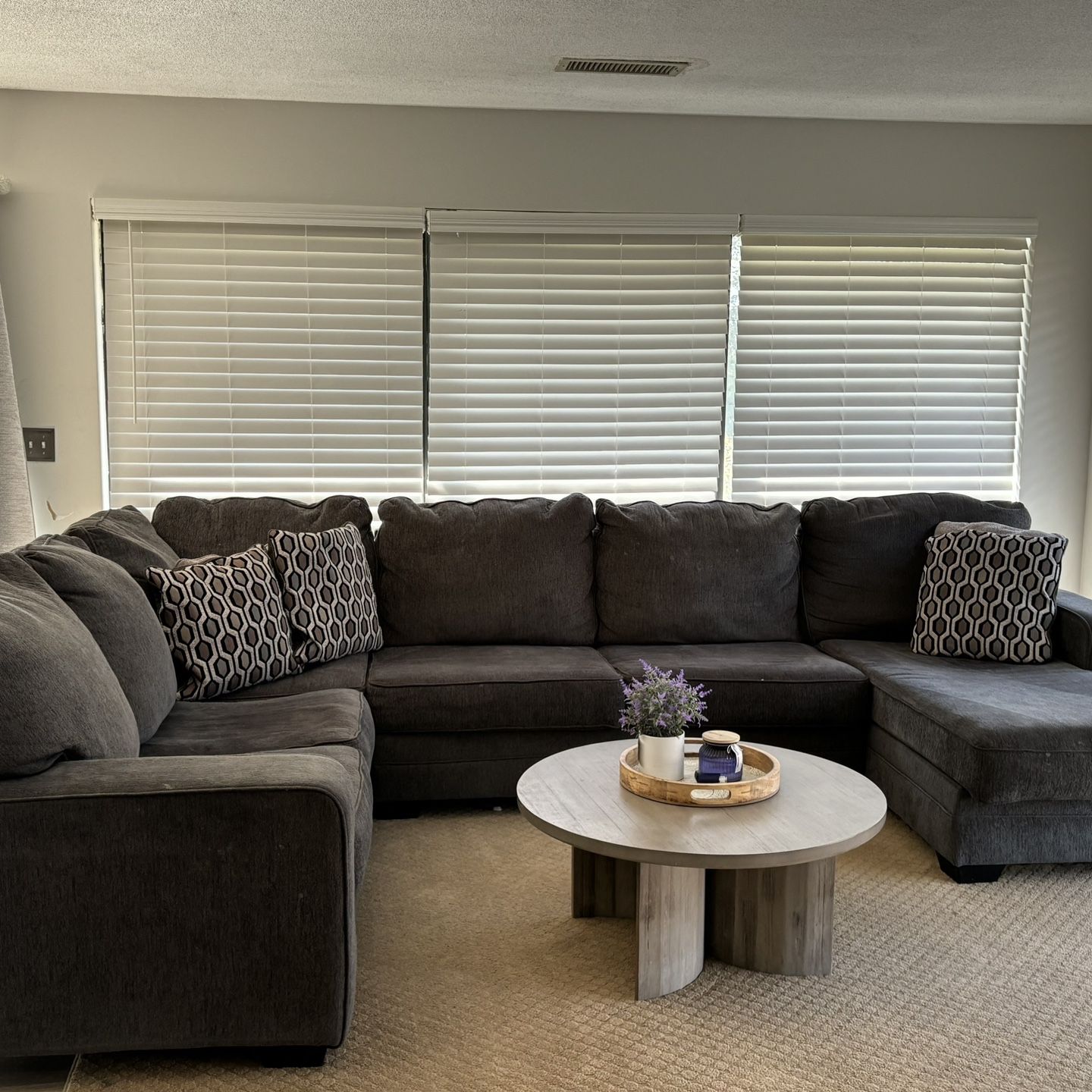 Sectional couch 