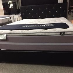 Crystal Tufted Platform Bed Frame In White or Black Color Options - Brand New 