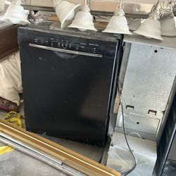 Refrigerator, Oven , Dish Washer 