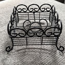Rot iron napkin holder