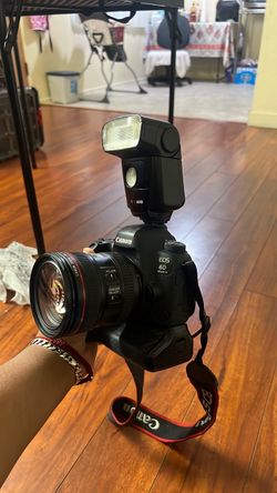 Canon 6d mark ii and lens canon 24-70mm