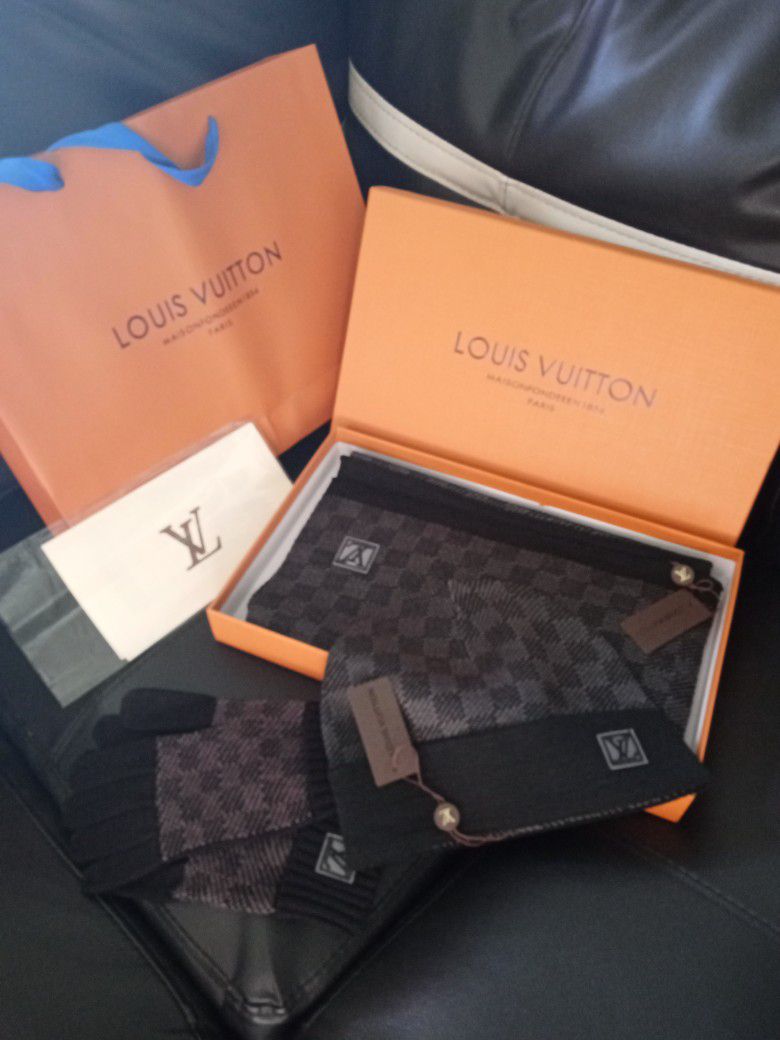 Louis Vuitton Hat And Scarf Set Brand New In Box for Sale in